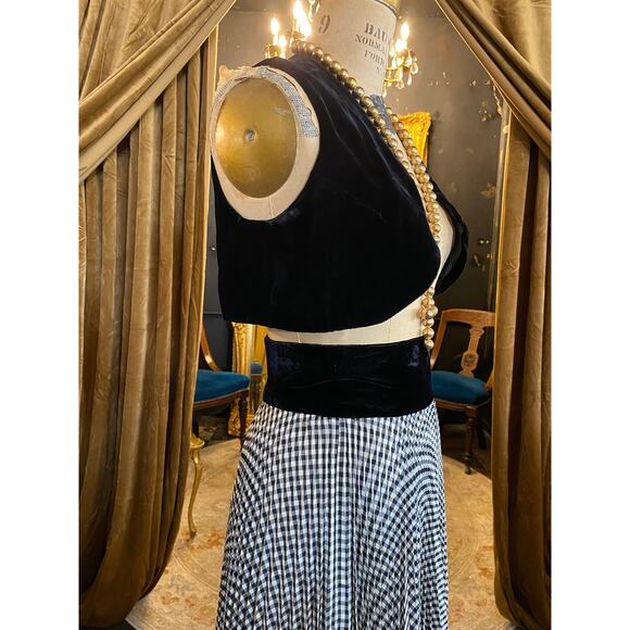 vintage 1970s 2 piece maxi skirt and cropped vest, accordion pleat gingham, xs - Picture 7 of 10